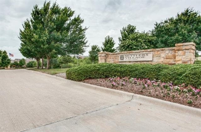 Building Photo - 2565 Jackson Dr