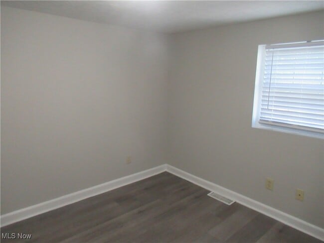 Building Photo - 11631 Ravenna Rd