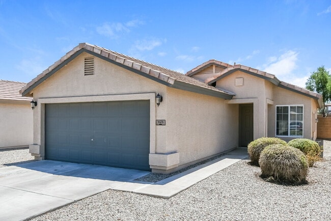 Building Photo - 1123 E Stardust Way