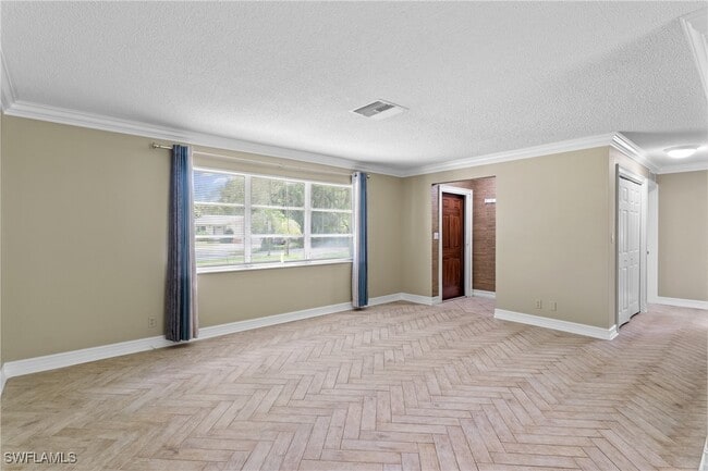 Building Photo - 2525 Dawn Cir