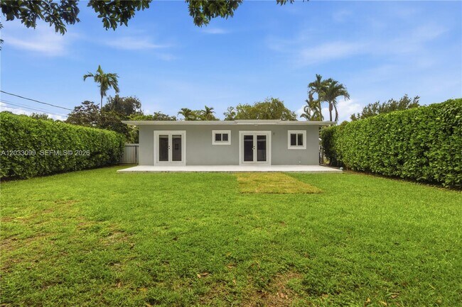 Building Photo - 6511 SW 44th St
