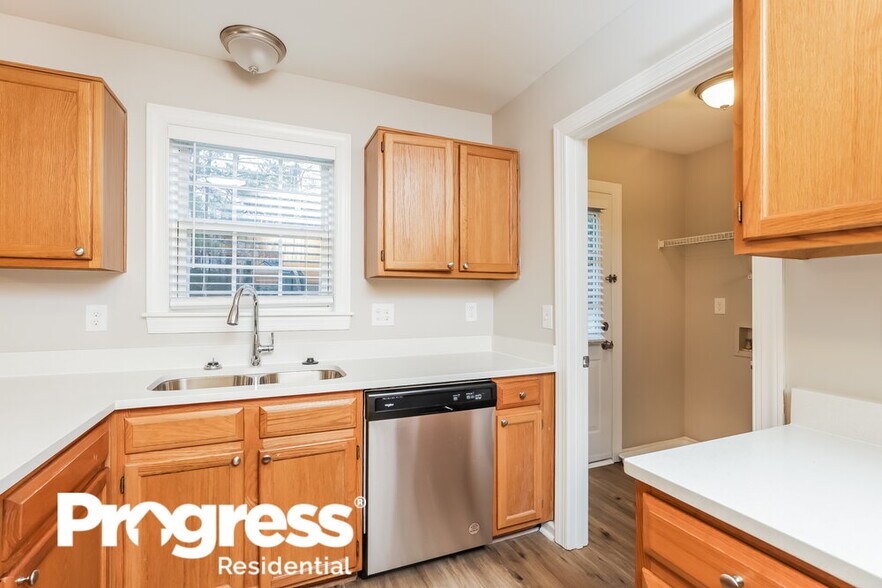 Building Photo - 608 Flicker Ct