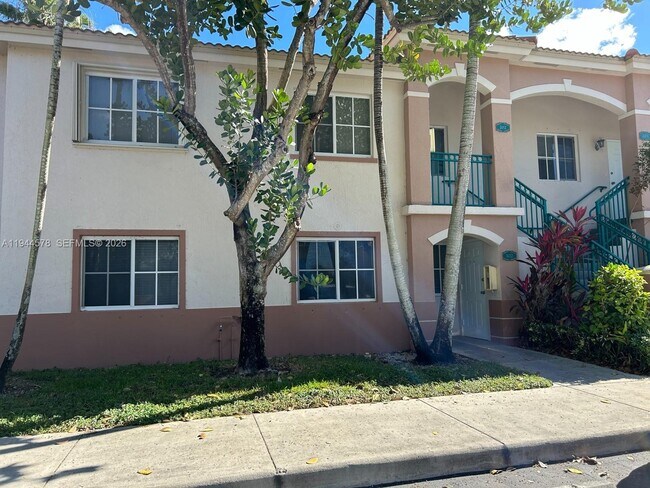 Building Photo - 2921 SE 12th Rd