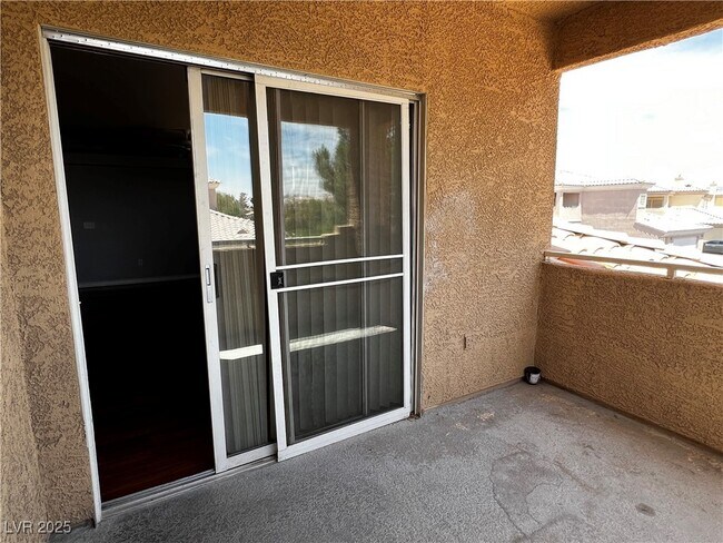 Building Photo - 6905 Cobre Azul Ave
