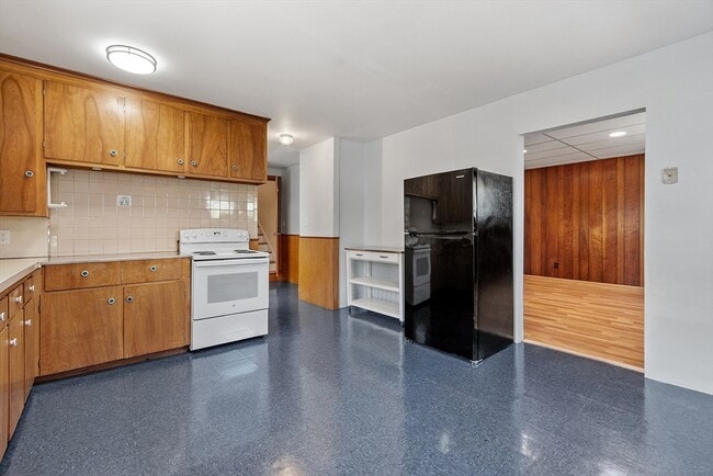 Building Photo - 300 Manet Ave