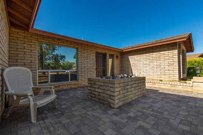 Building Photo - Central & Thunderbird 3 bdrm 2 bath Home w...