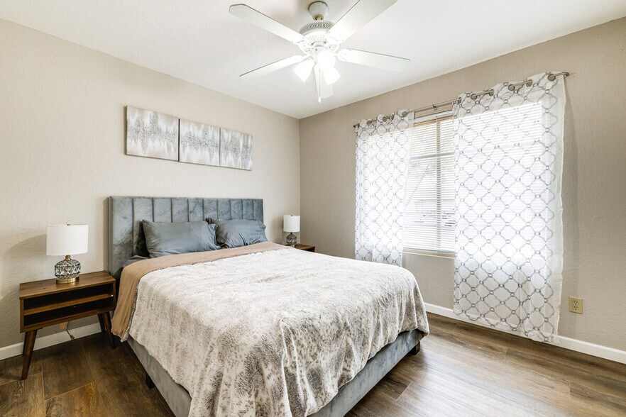 Building Photo - 903 W Harvard Dr