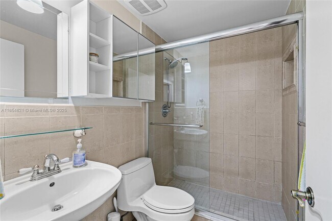 Building Photo - 6815 Edgewater Dr