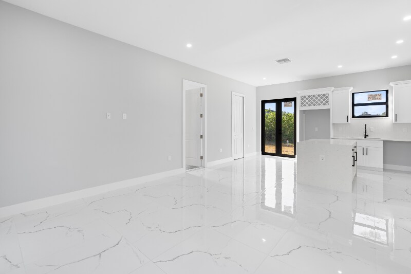 Building Photo - 2603 3rd St SW