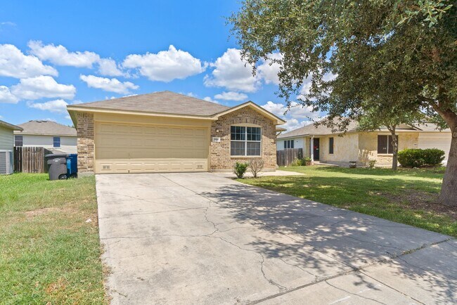 Building Photo - 3 Bedroom/2 Bedroom Highland Farms Subdivi...