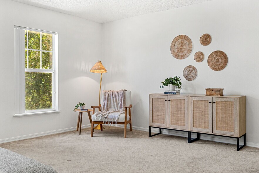 Building Photo - 2223 Dryden Ct