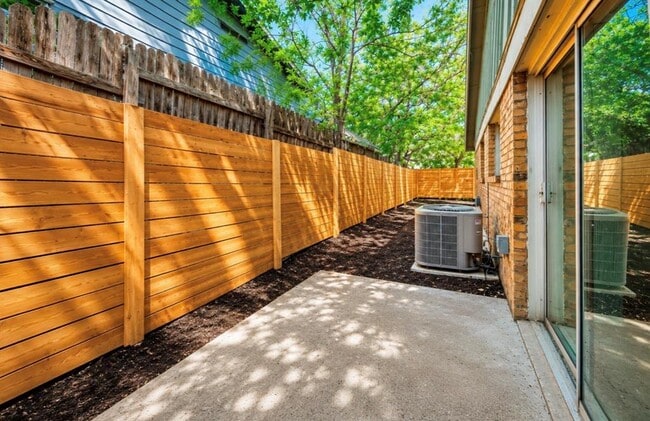 Building Photo - 9407 Quail Meadow Dr