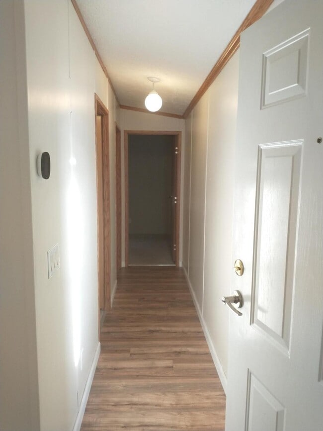 Building Photo - 5420 S View Rd