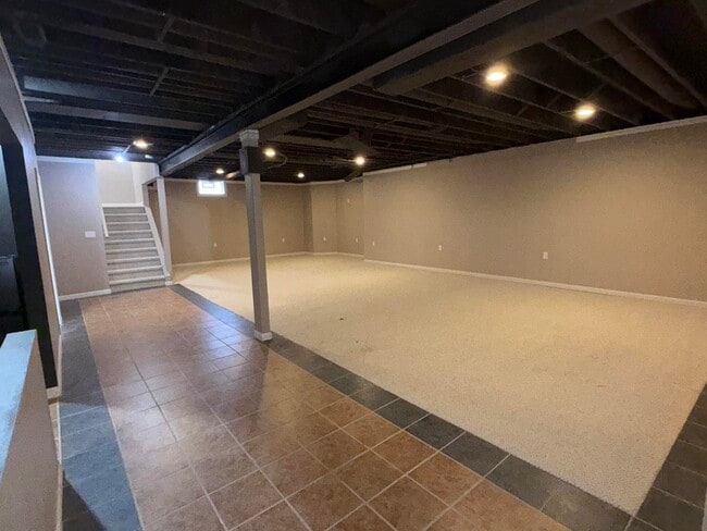 Building Photo - 18145 Shoreline Ct