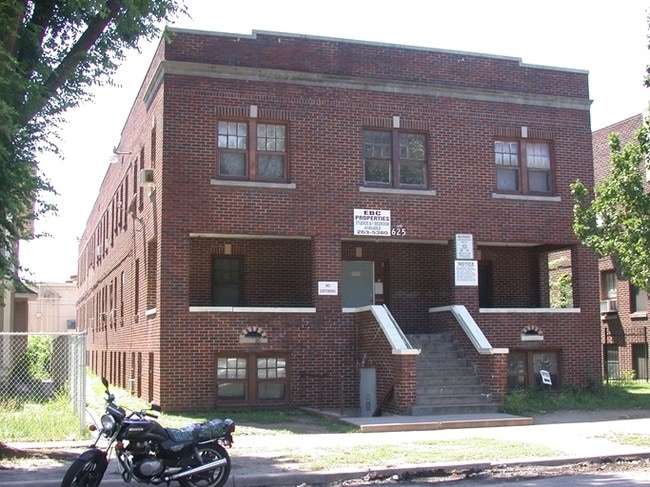 Primary Photo - 625 N Topeka St