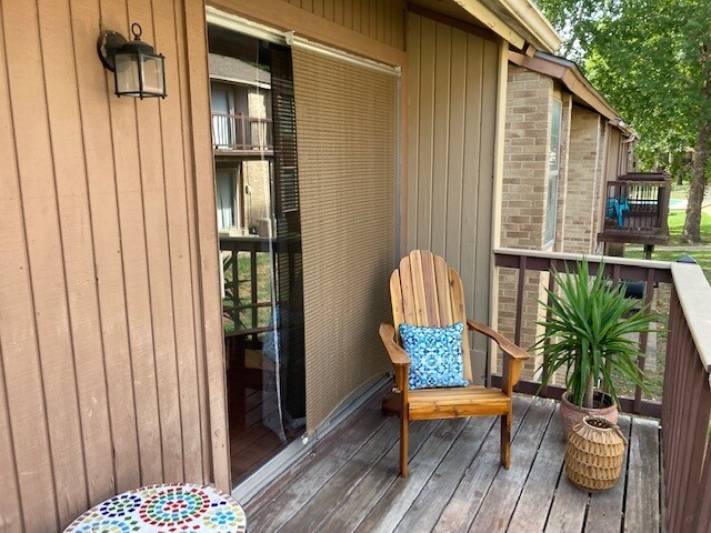 Building Photo - 4715 SE Adams Blvd