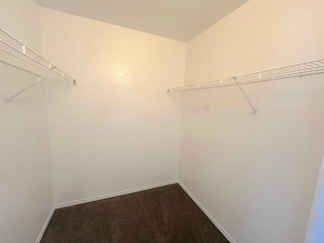 Building Photo - SPACIOUS 2BED/2BATH CONDO * SECOND FLOOR FLOOR UNIT*