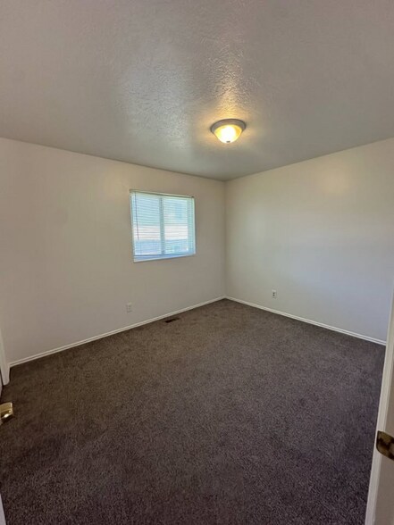 Building Photo - 976 S Freedom Blvd
