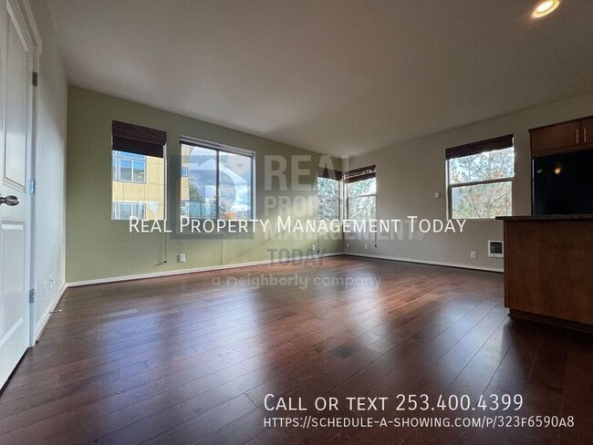 Building Photo - 303 Chelan Ave NE