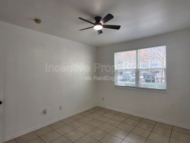 Building Photo - 3281 Soho St