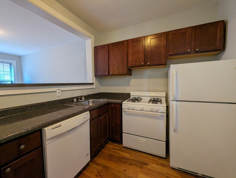 Building Photo - 4409 N Wolcott Ave