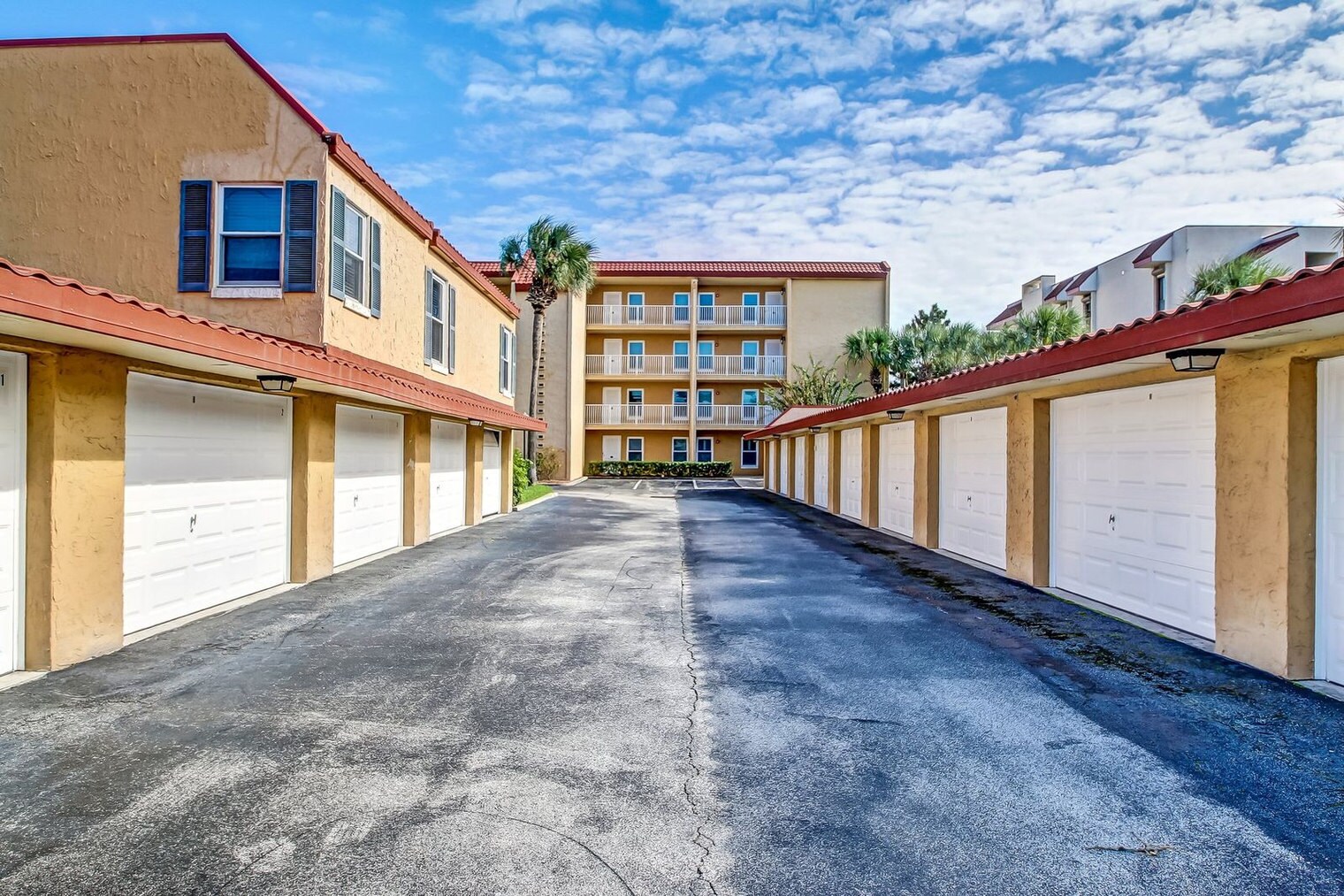 Building Photo - 3420 S Fletcher Ave