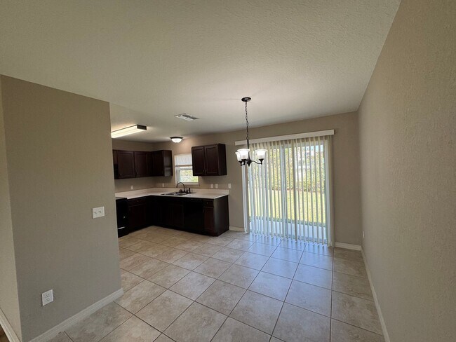 Building Photo - DISCOVER THE BEAUTIFUL 3 Bd/2Ba in Ocala!!