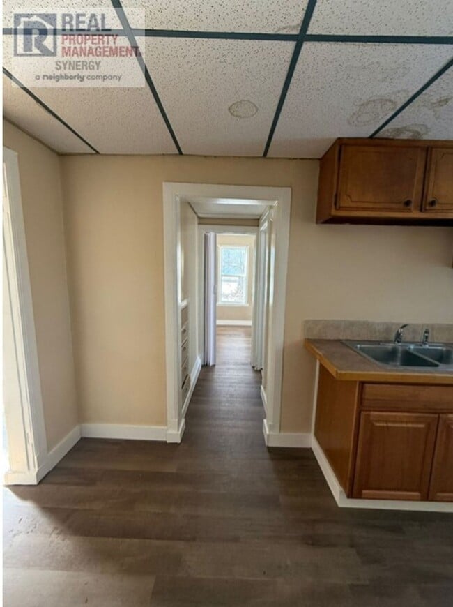 Building Photo - 109 Oakley St