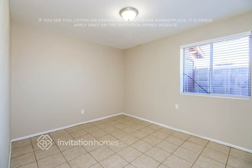 Building Photo - 535 S Udall