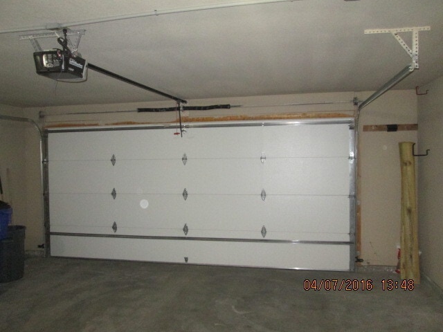 Building Photo - Beautiful Townhome Plenty of Space