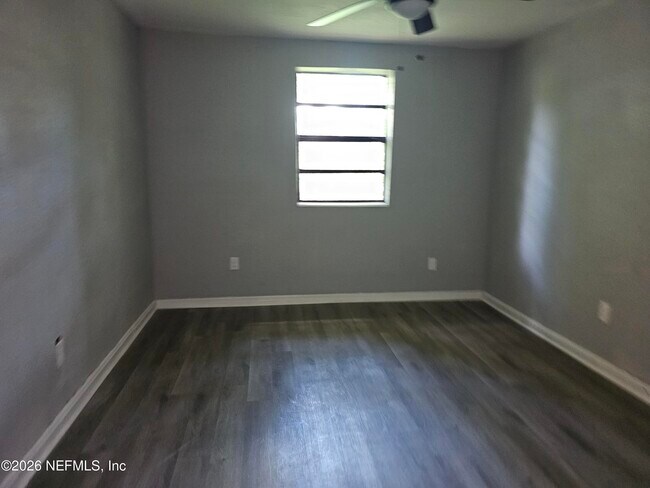 Building Photo - 1407 W 31st St