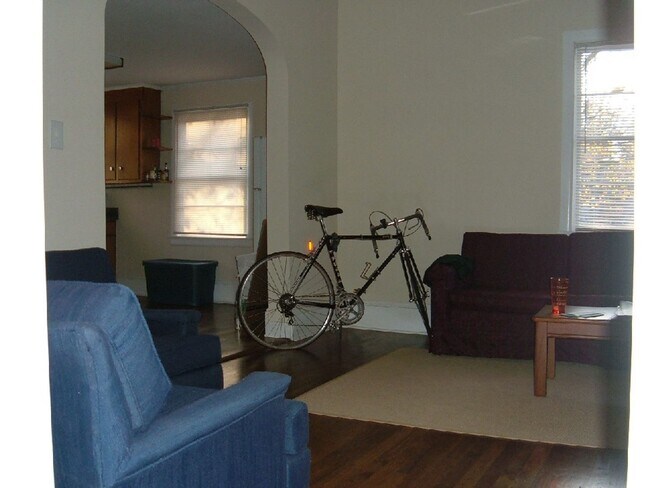 Building Photo - 195 Barrow St