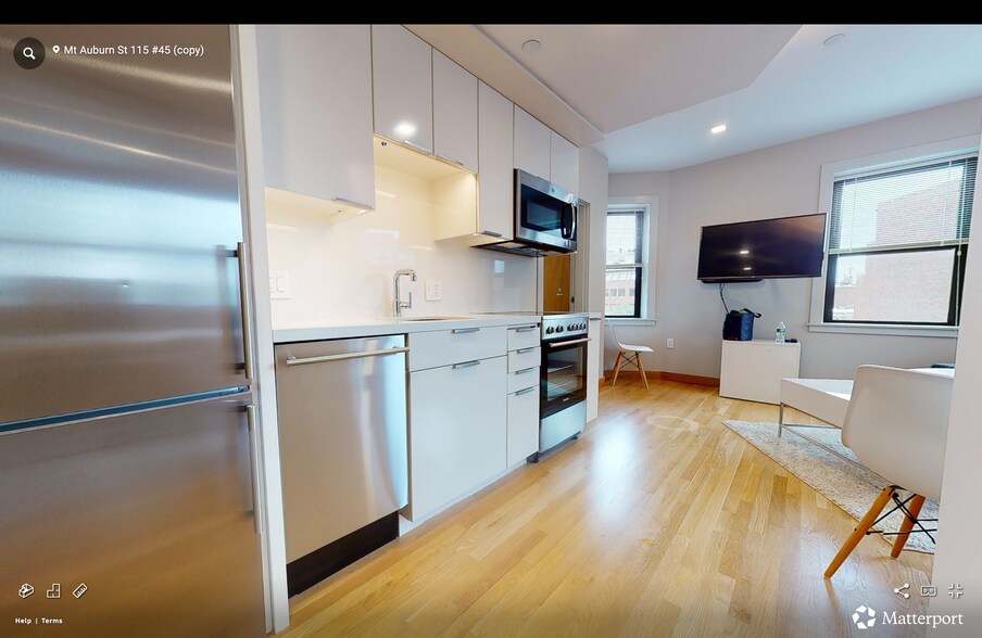 Primary Photo - 113 Auburn St