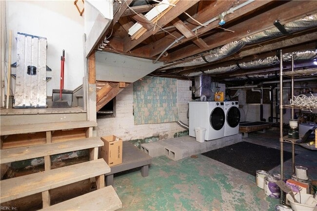 Building Photo - 4610 Newport Ave