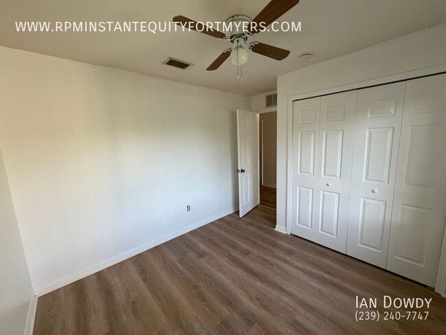 Building Photo - Beautifully Updated 3-Bedroom Duplex for R...