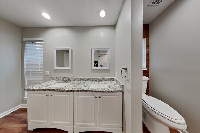 Building Photo - 6302 Crakston St