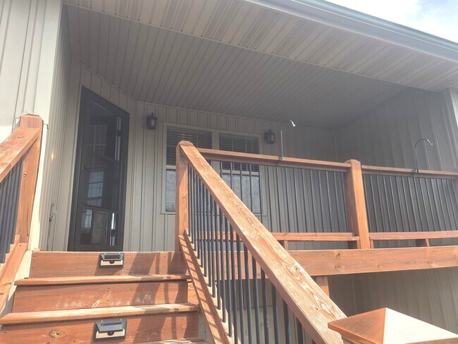 Building Photo - 722 E Mining Camp Rd