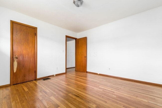Building Photo - 672 E Mithoff St