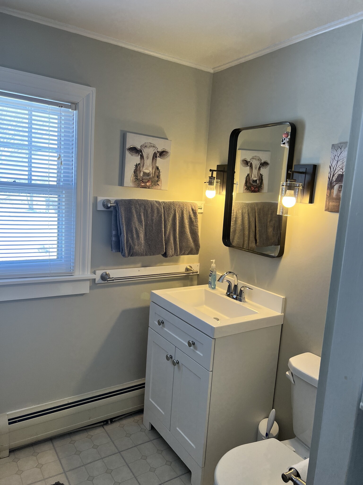 Building Photo - 2 East St