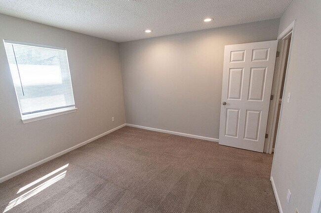 Building Photo - 3602 Hermitage Rd