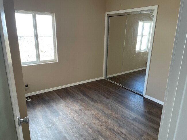 Building Photo - 6641 Charner St