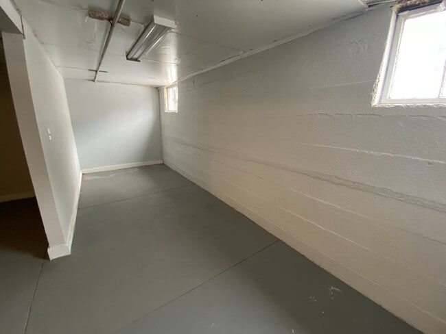 Building Photo - COLLEGE PRE-LEASING