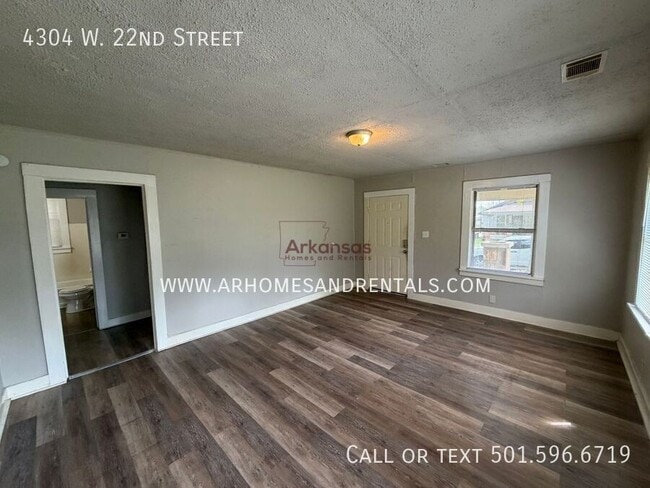 Building Photo - 4304 W 22nd St