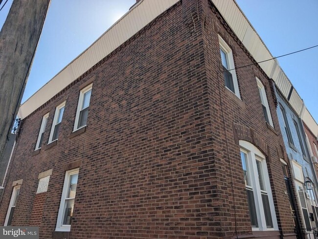 Building Photo - 1601 S LeCount St