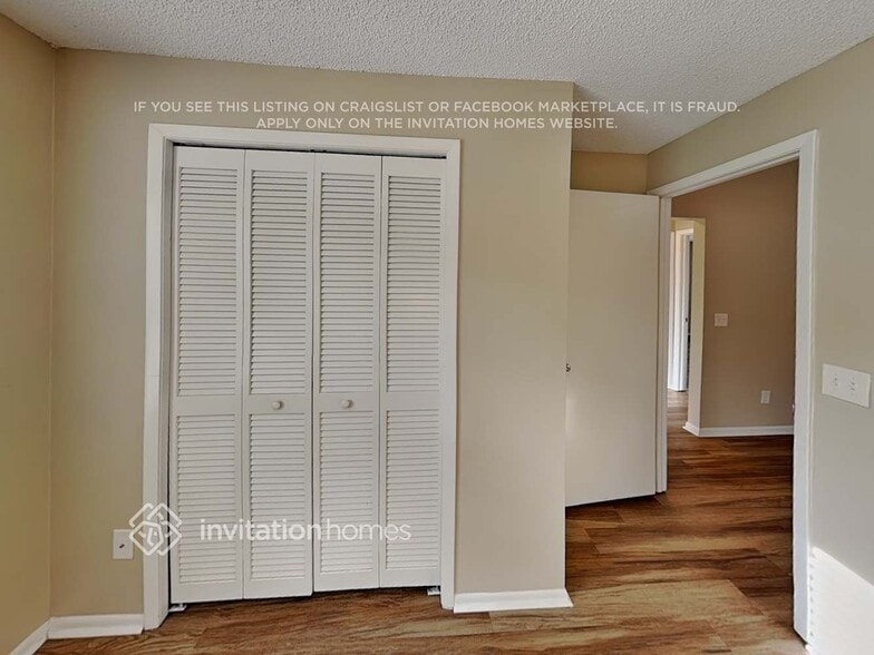 Building Photo - 2206 Fairmont Cir