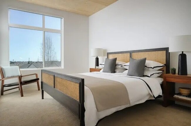 Building Photo - 3098 W Kyne St