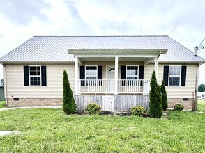 Building Photo - Large home for rent!