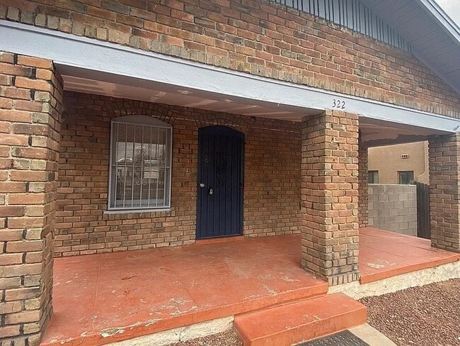 Building Photo - 322 N Cherry Ave