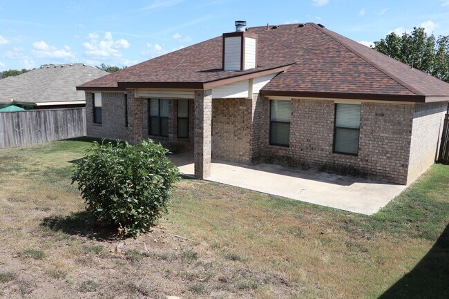Building Photo - 2703 Curtis Dr