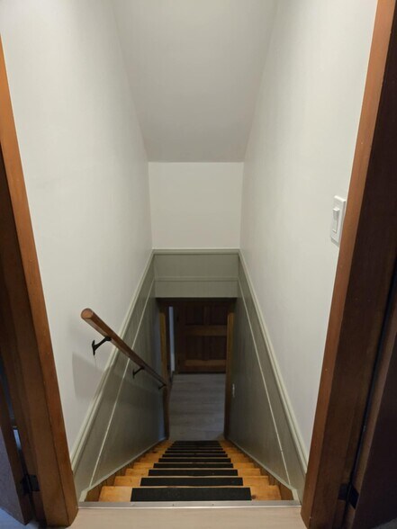 Stairs with handrailing - 1280 S Beech St
